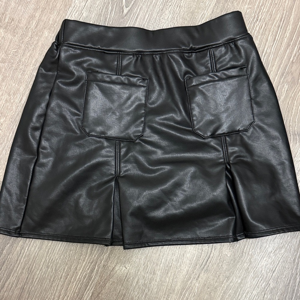 Adorable Black Faux Leather Mini Skort - Picture 2 of 4